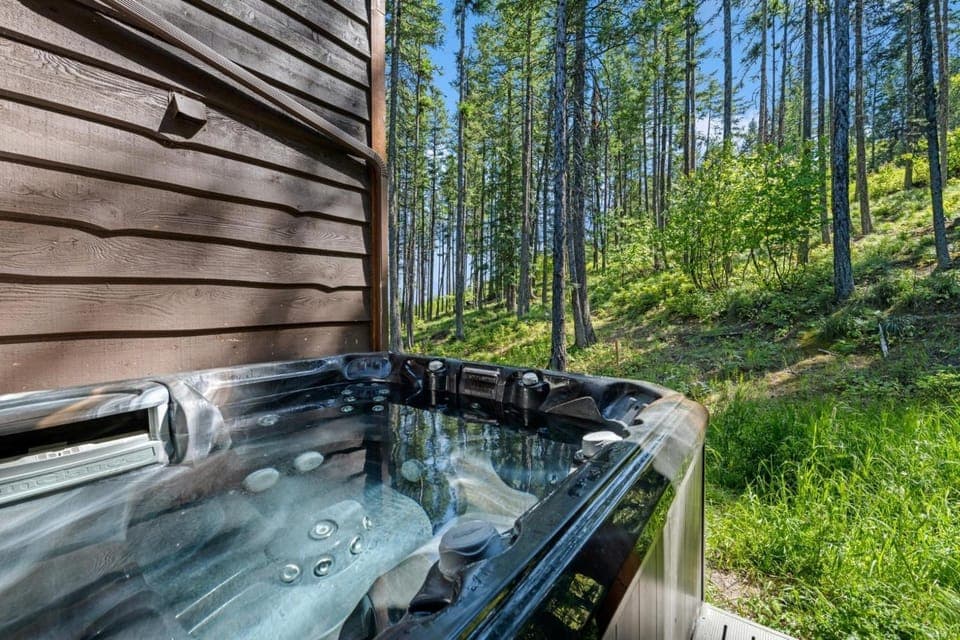 Wood Run Ski Haus House in Whitefish