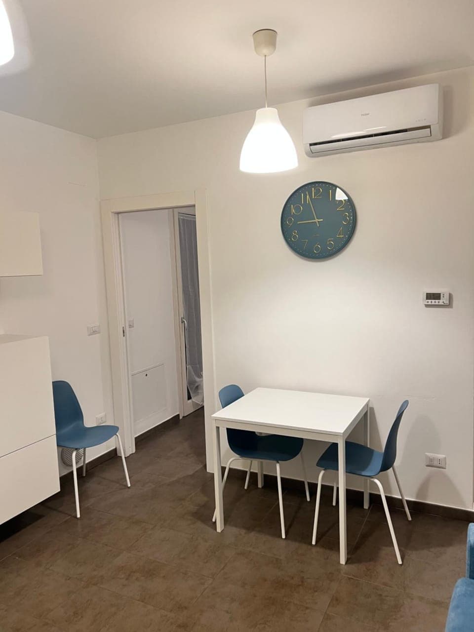 Living room, Seating area, Dining area, air conditioner