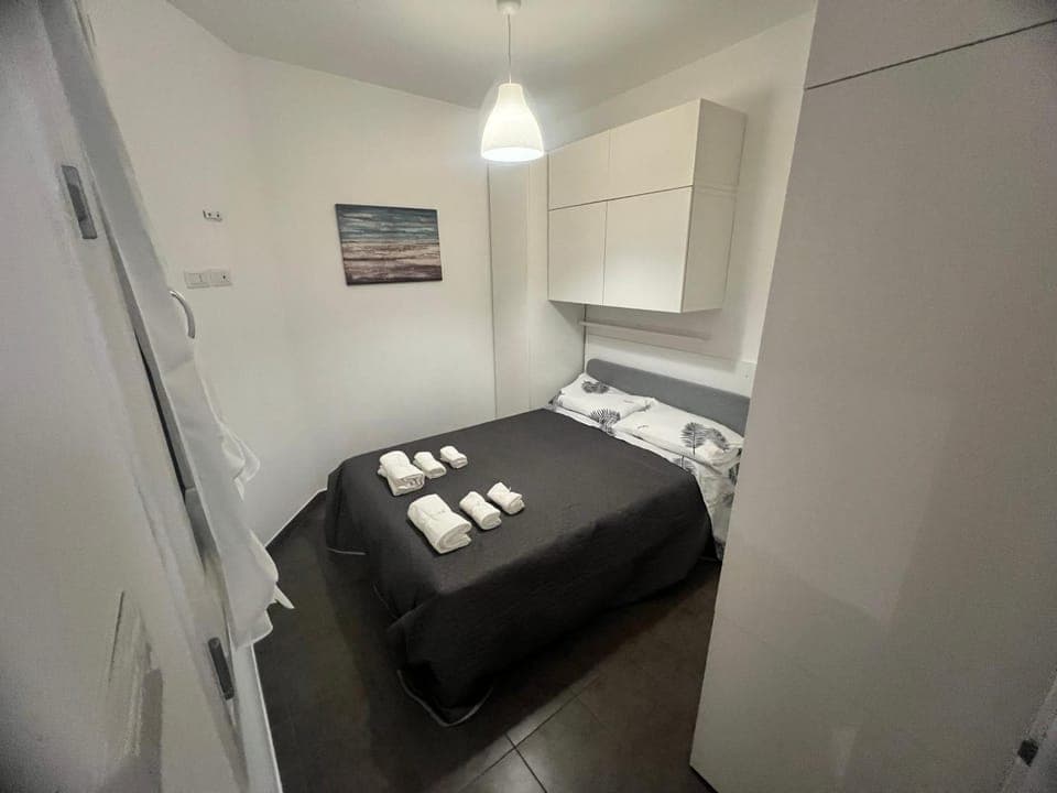 Bed, Photo of the whole room, Bedroom, towels, wardrobe