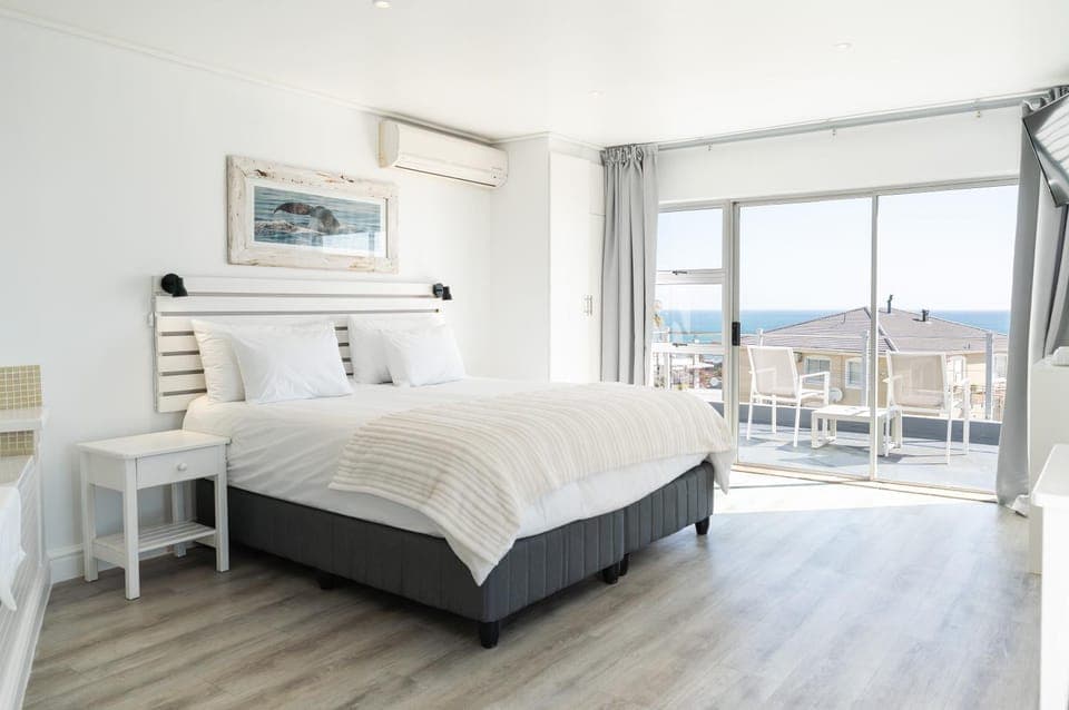 Bed, Balcony/Terrace, Photo of the whole room, Sea view