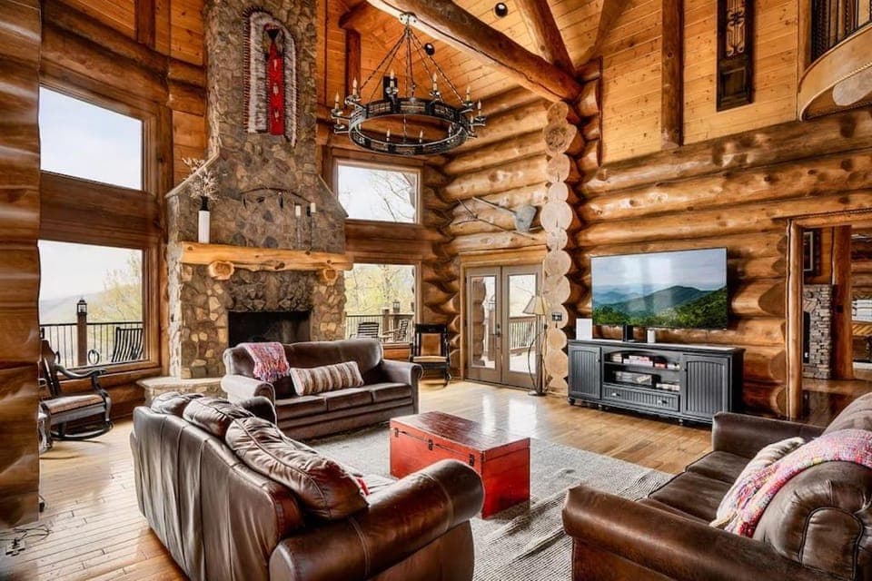 Natural landscape, TV and multimedia, Living room, Seating area, Evening entertainment, fireplace