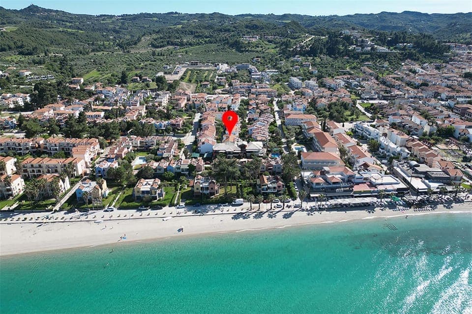 Neighbourhood, Bird's eye view, Beach, Sea view, Street view, Location