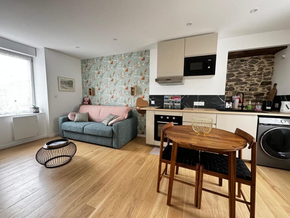 Coffee/tea facilities, Kitchen or kitchenette, Living room, Dining area, oven, stove, toaster, washing machine, dryer