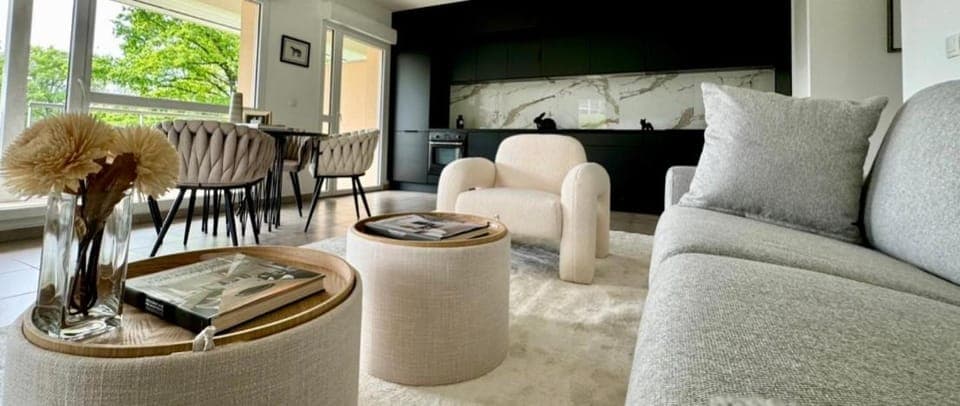 Living room, Seating area