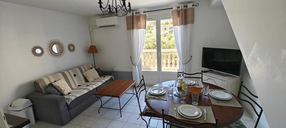 TV and multimedia, Living room, Dining area