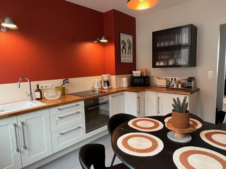 Kitchen or kitchenette