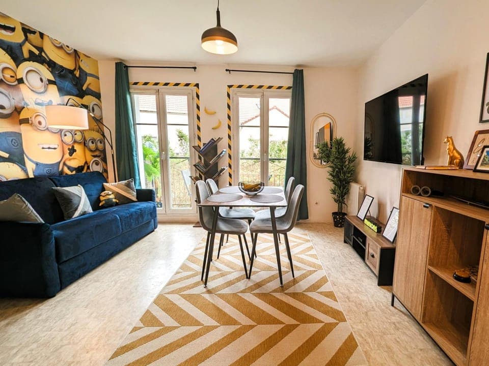 TV and multimedia, Living room, Dining area