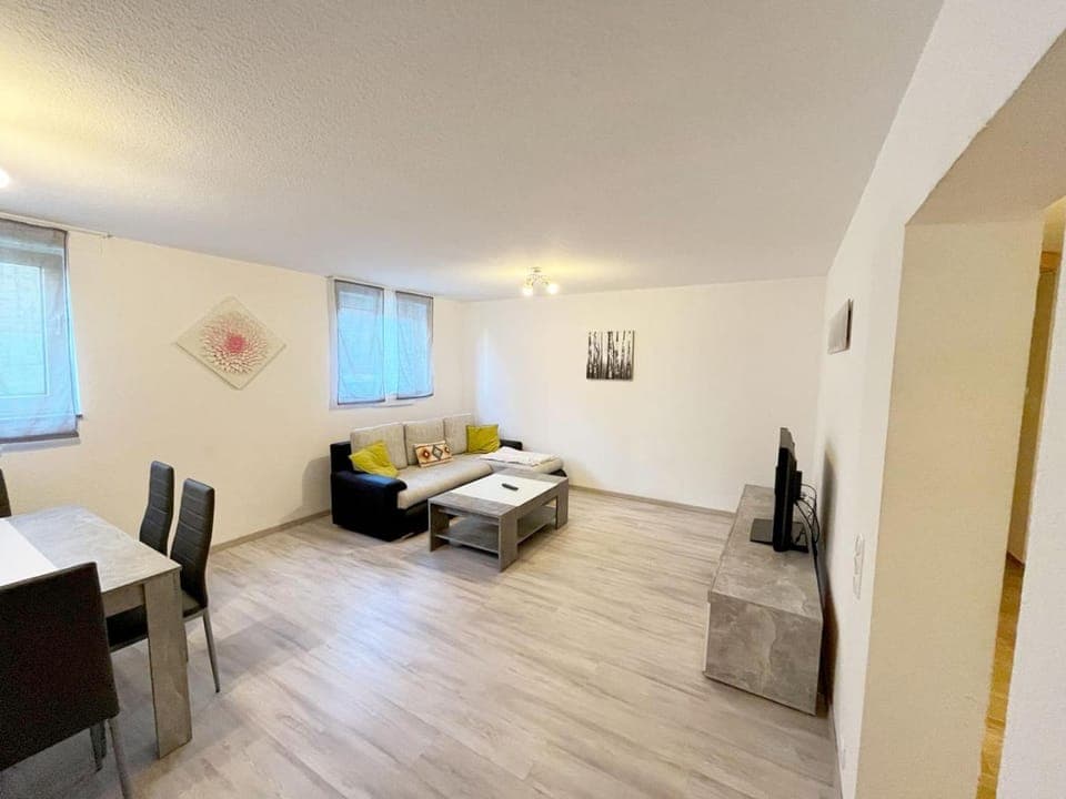 Living room, Photo of the whole room, Seating area, Dining area