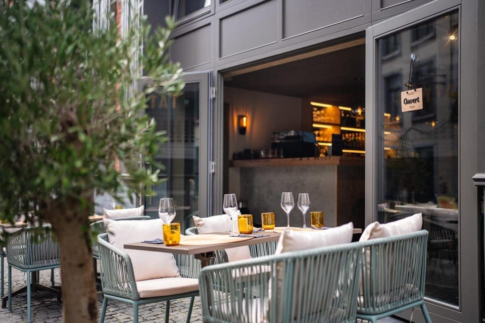 Patio, Restaurant/places to eat, Balcony/Terrace