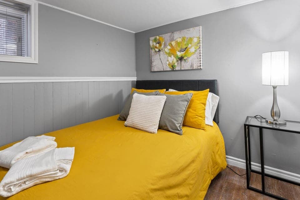 Bed, Photo of the whole room