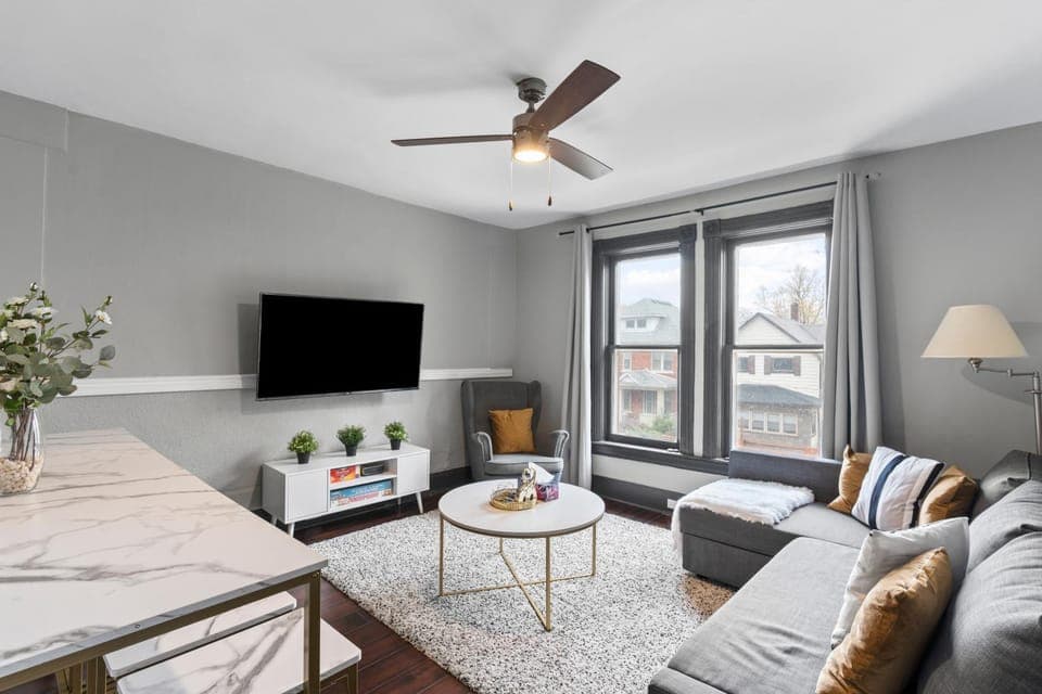 Communal lounge/ TV room, TV and multimedia, Seating area, Evening entertainment, fireplace