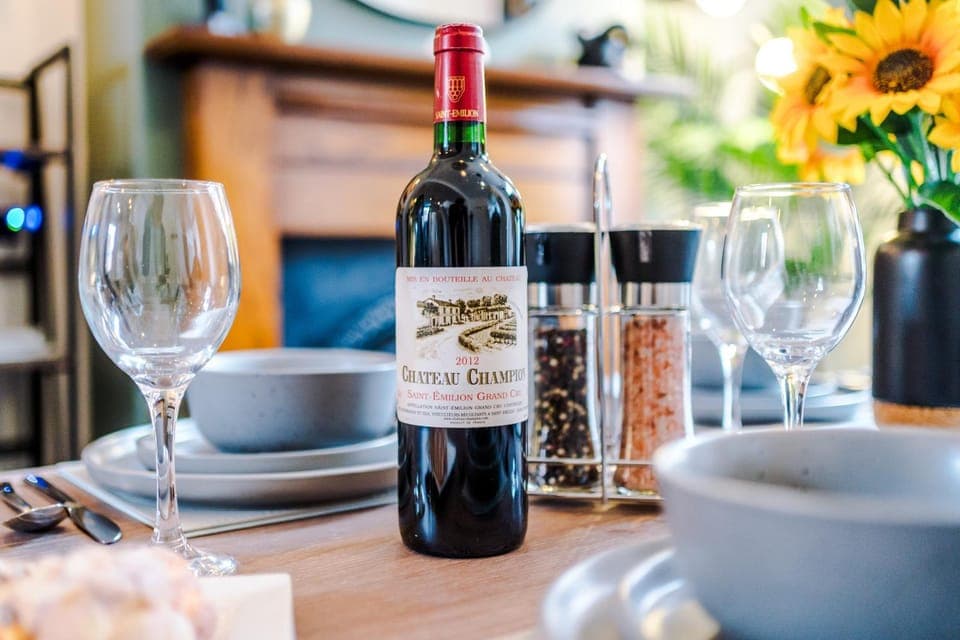 Decorative detail, Dining area