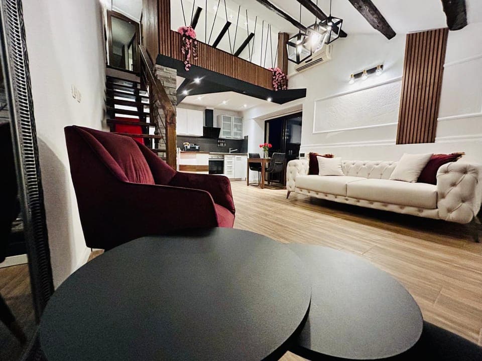 TV and multimedia, Living room, Seating area