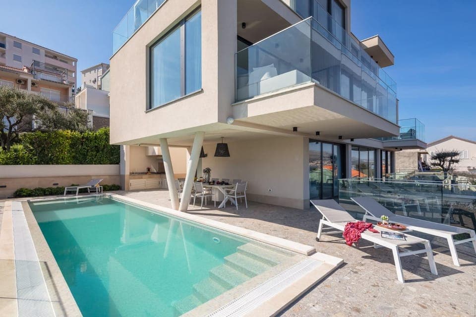 Property building, Swimming pool
