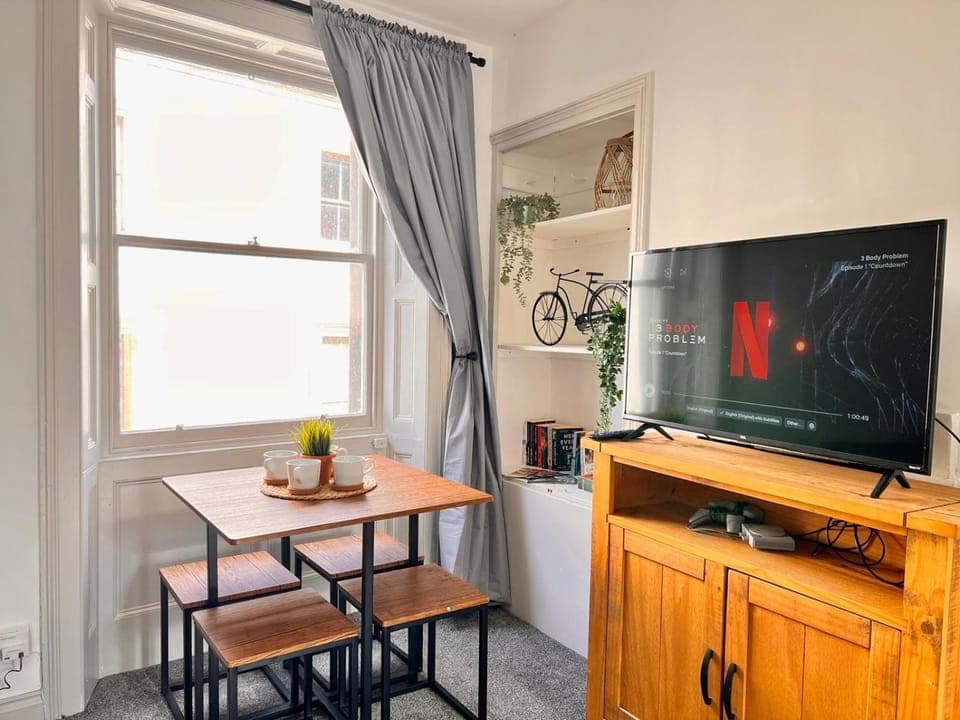 TV and multimedia, Dining area