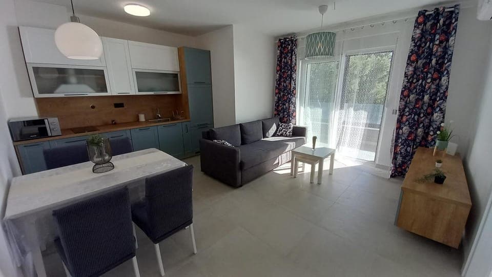 Kitchen or kitchenette, Living room, Seating area, Dining area, minibar, pet friendly, stove