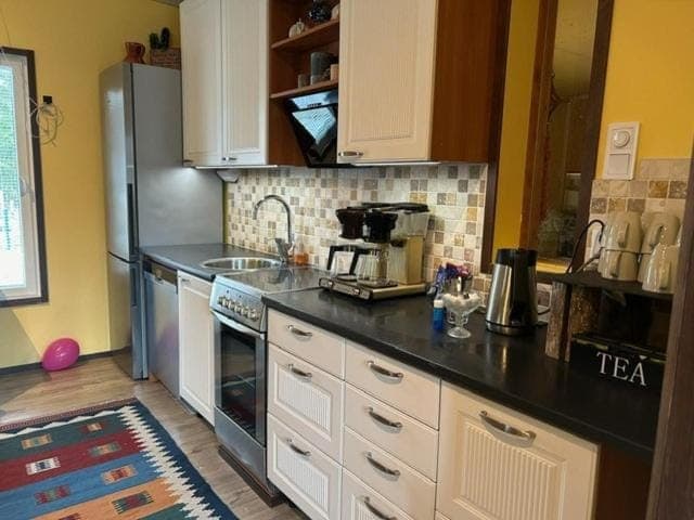 Coffee/tea facilities, Kitchen or kitchenette, pet friendly, stove