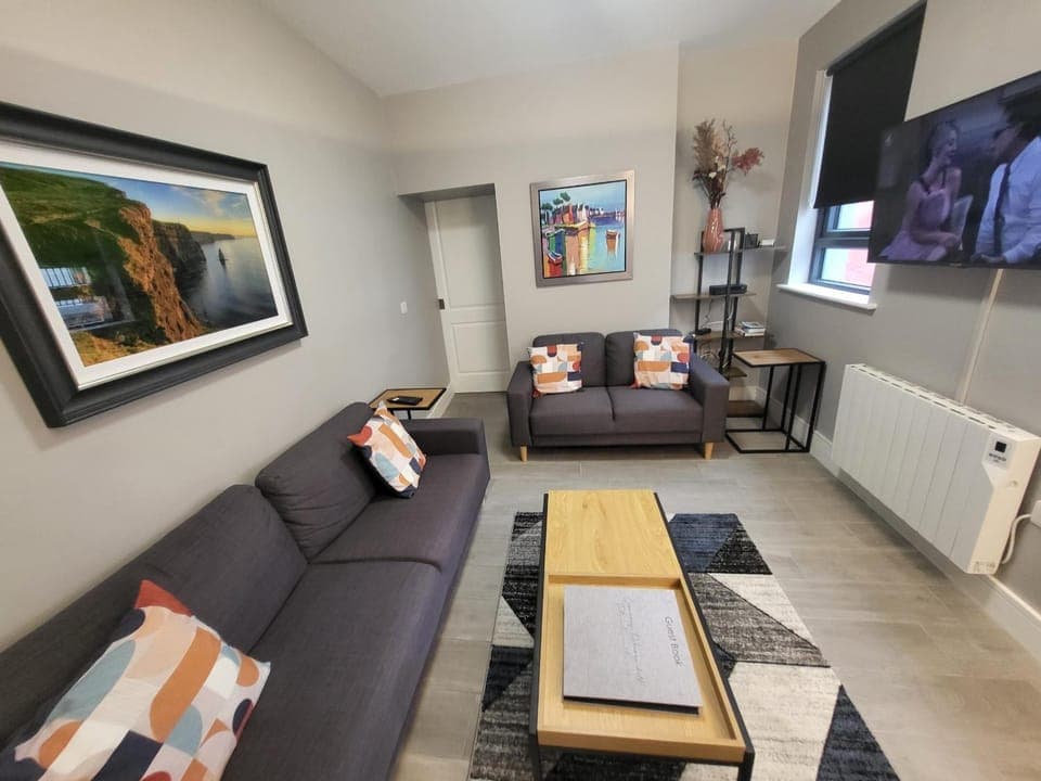 Communal lounge/ TV room, Living room