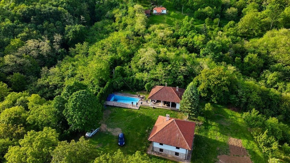 Property building, Natural landscape, Bird's eye view, Pool view, Swimming pool