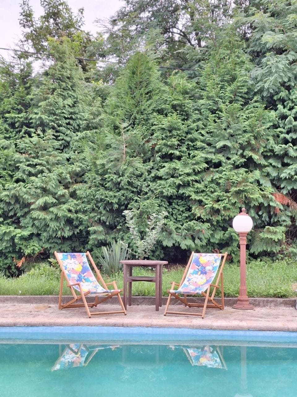 Swimming pool, sunbed