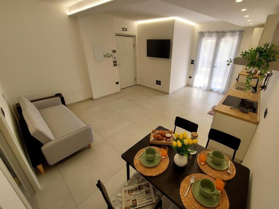 Living room, Dining area