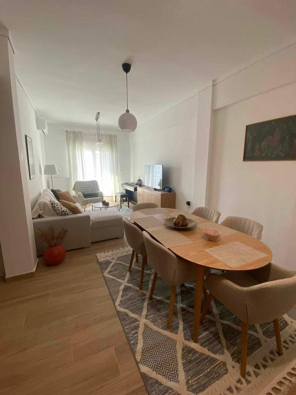 Living room, Dining area