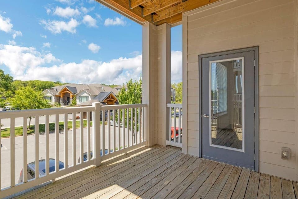 Overlook 3210 Modern Luxury in Heart of Knoxville Apartment in Farragut