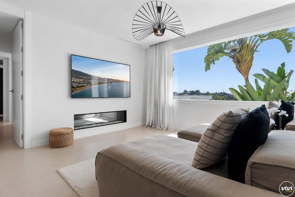 Communal lounge/ TV room, Living room