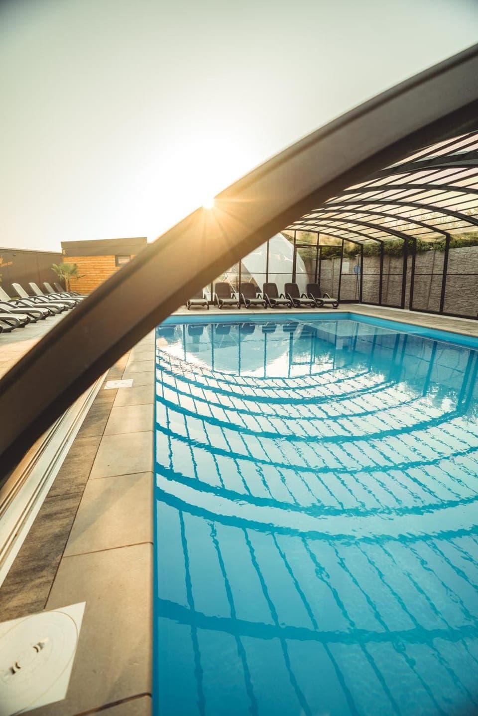 Swimming pool, sunbed