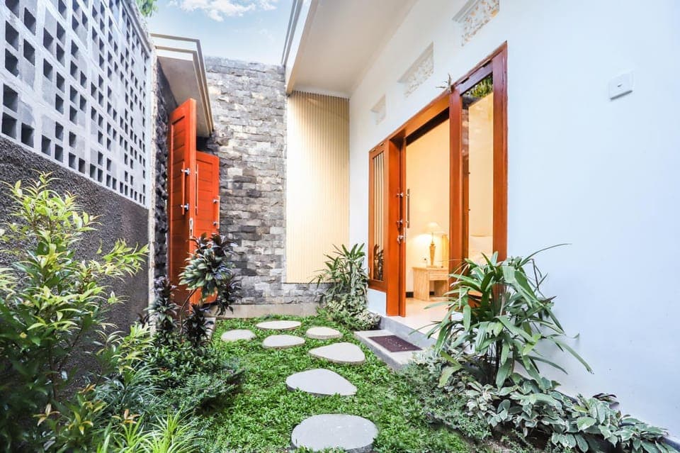 Property building, Day, Garden