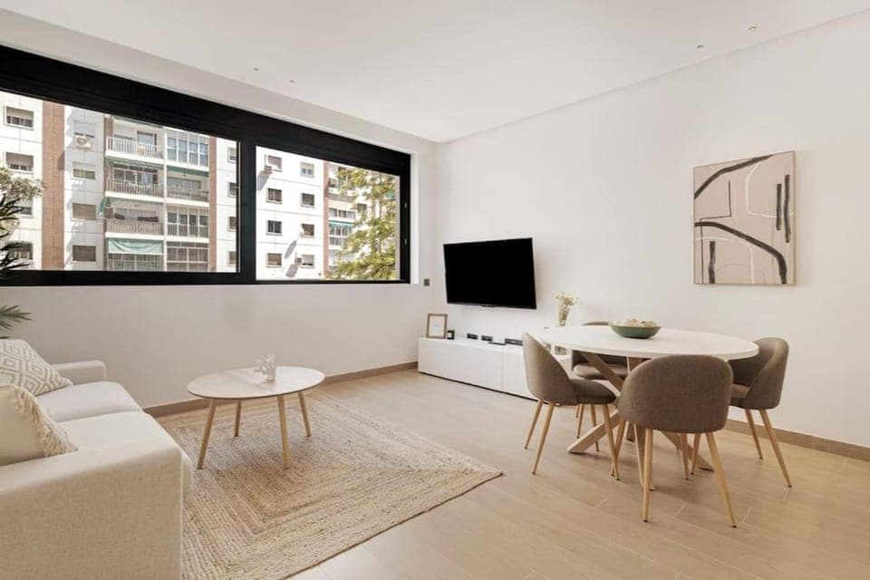 Communal lounge/ TV room, Living room, Dining area