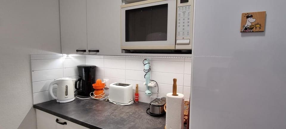 Coffee/tea facilities, Kitchen or kitchenette, microwave, toaster