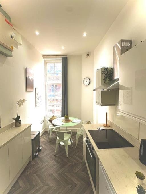 Kitchen or kitchenette, Dining area, pet friendly, stove