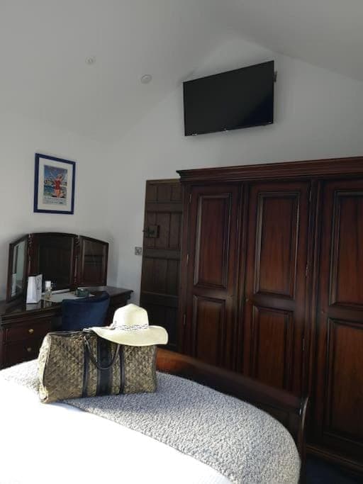 TV and multimedia, Bedroom