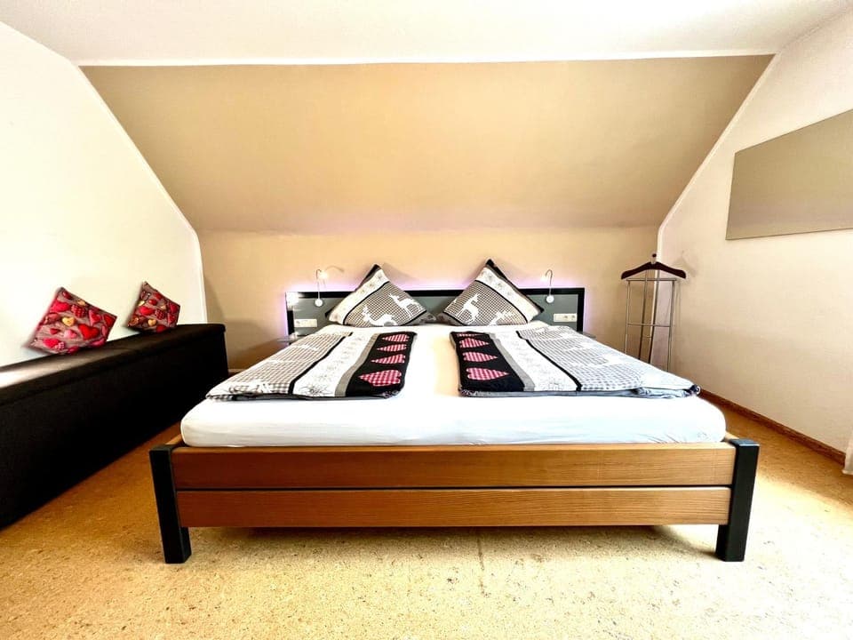 Bed, Photo of the whole room, Bedroom