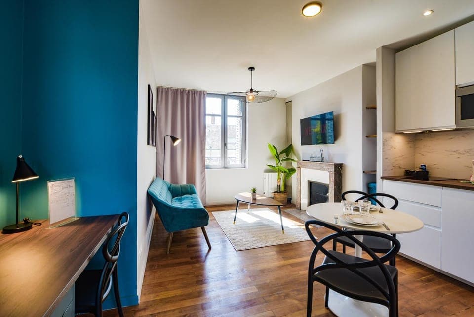 TV and multimedia, Living room, Seating area, kitchen