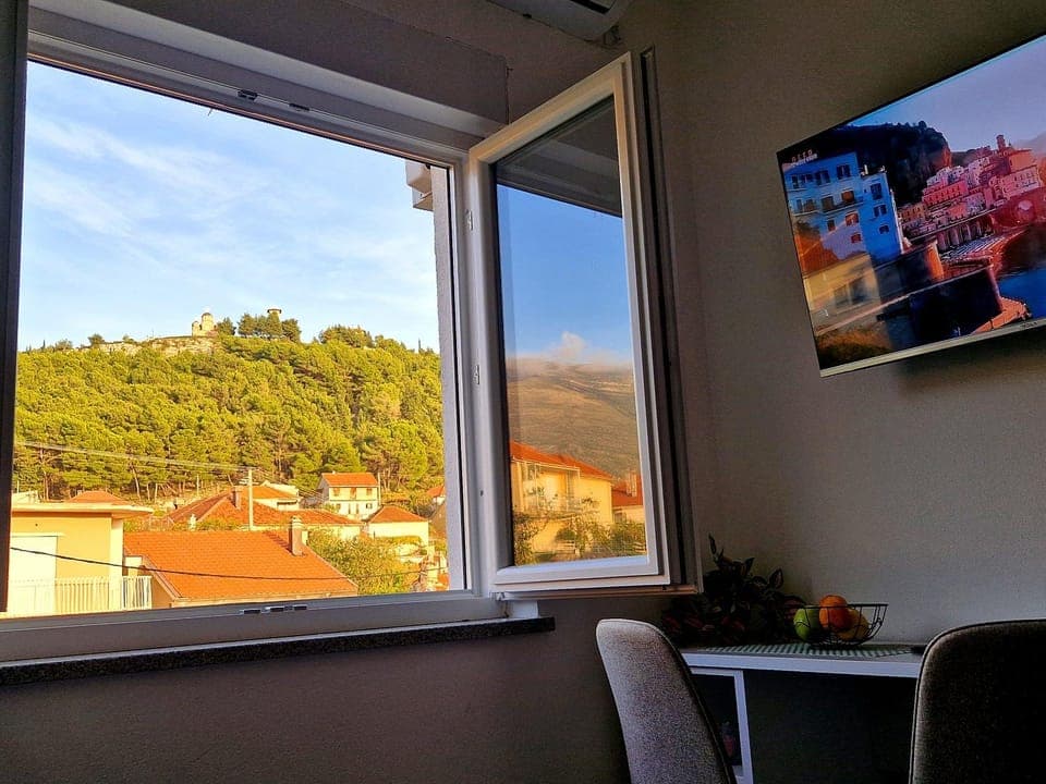 Natural landscape, TV and multimedia, Mountain view