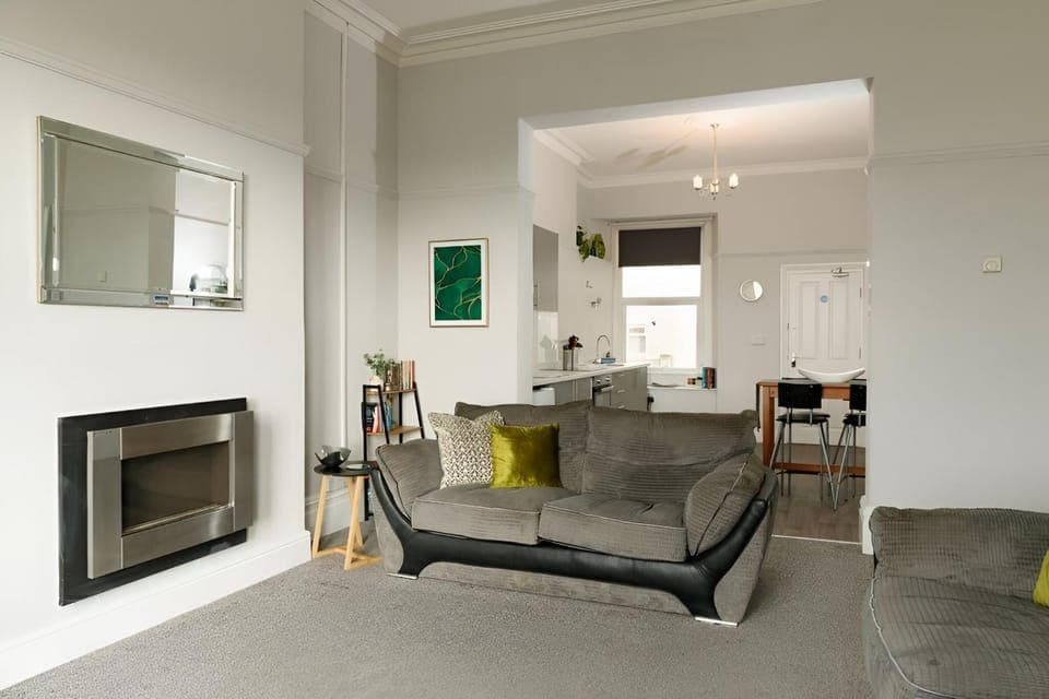 Kitchen or kitchenette, Living room, Photo of the whole room, Seating area, Dining area, On site