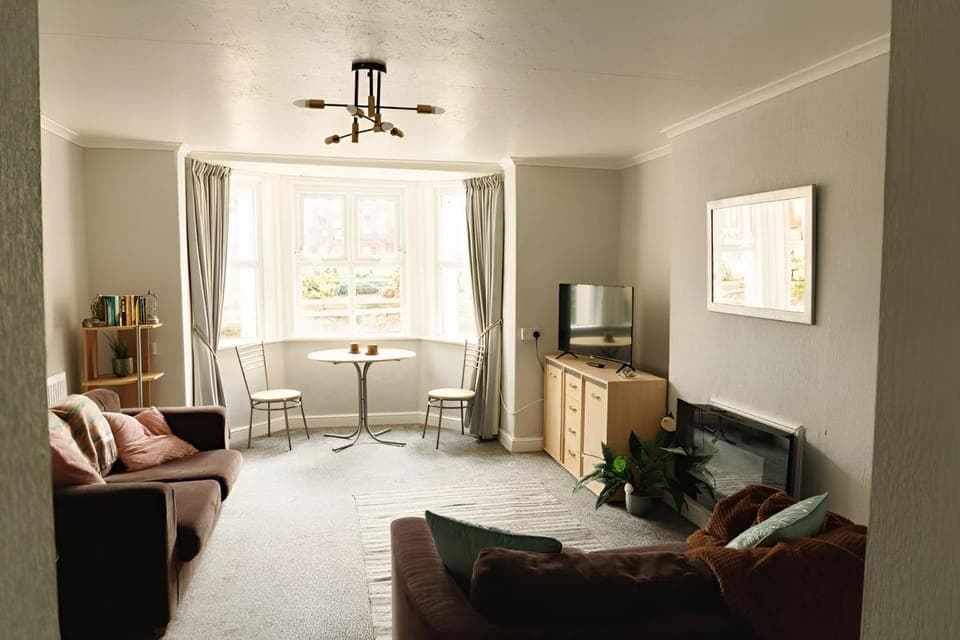 TV and multimedia, Living room, Seating area