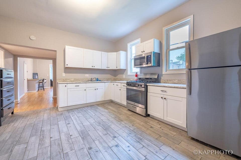 Kitchen or kitchenette, oven, stove