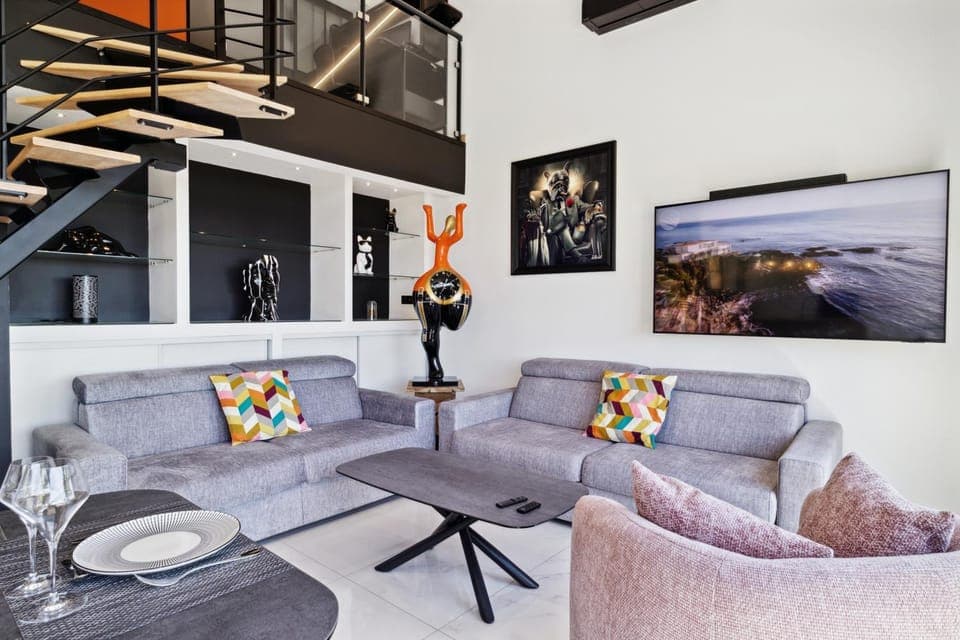 Living room, Seating area