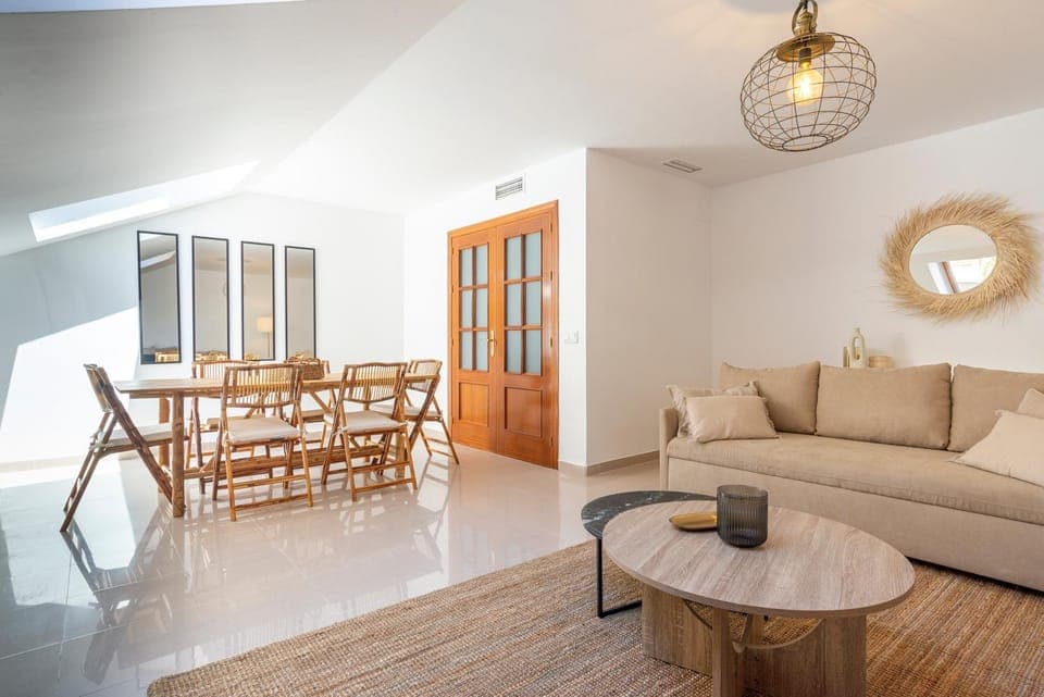 Living room, Dining area