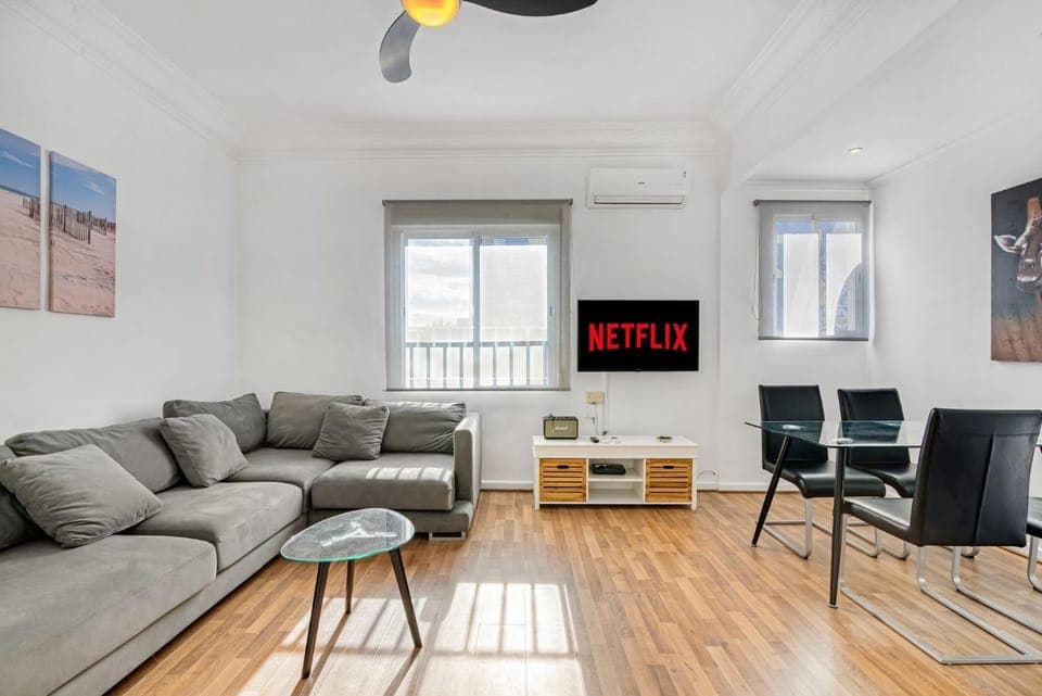 Communal lounge/ TV room, TV and multimedia, Living room, VIP