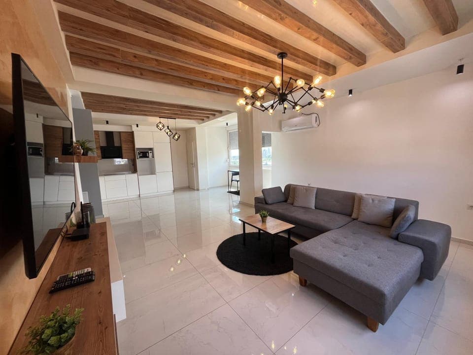 Communal lounge/ TV room, TV and multimedia, Living room, Seating area