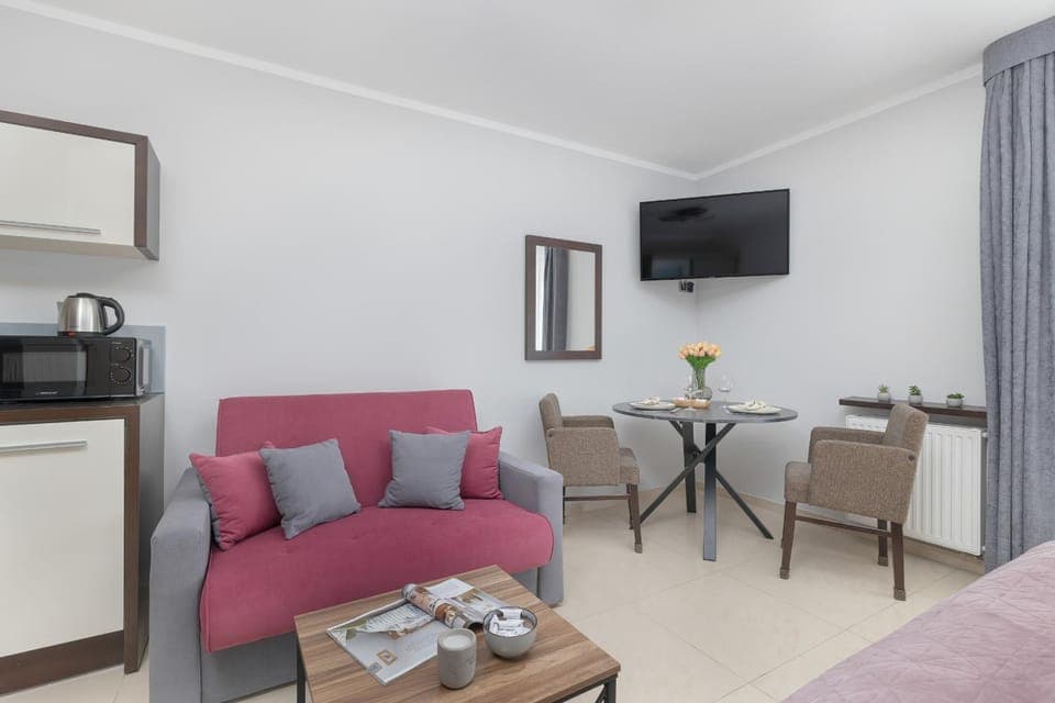 Communal lounge/ TV room, Living room