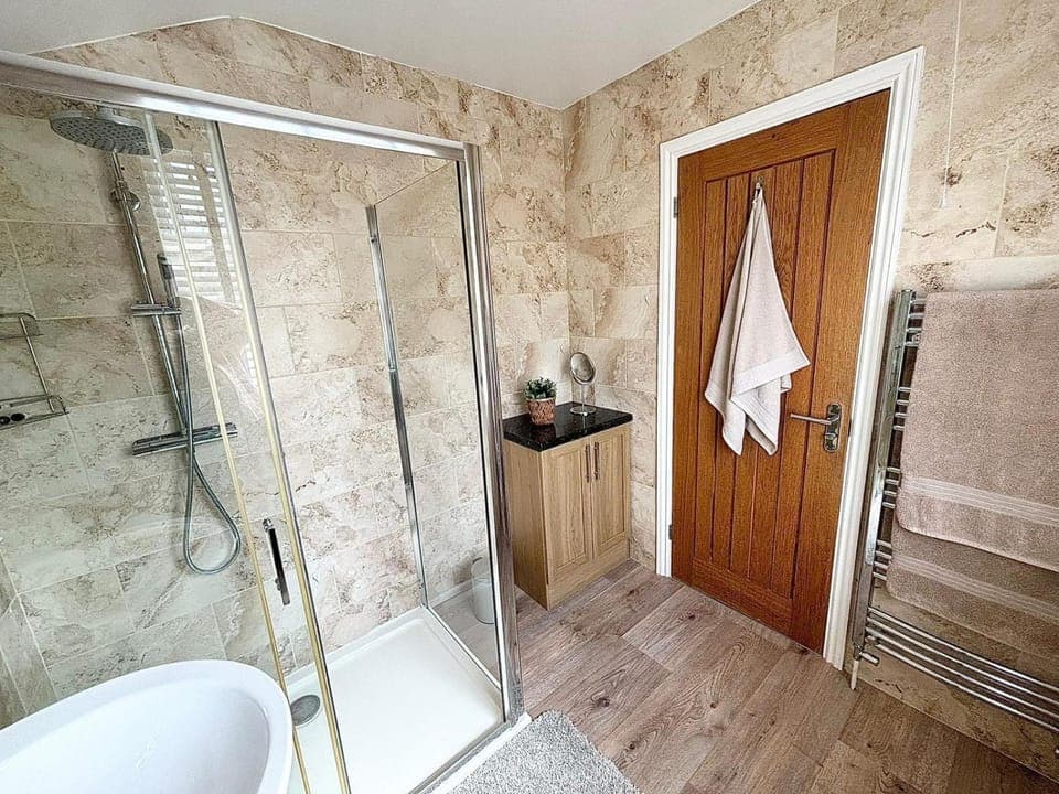 Shower, Bathroom, towels