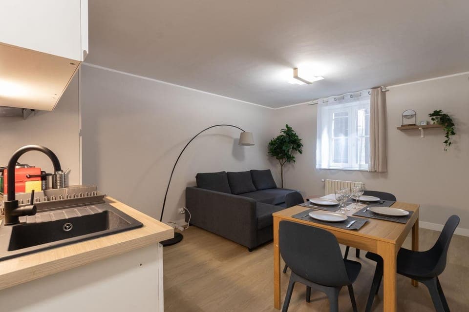 Living room, Dining area