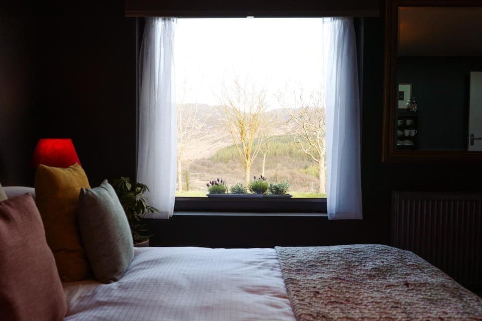 Bed, Bedroom, Mountain view