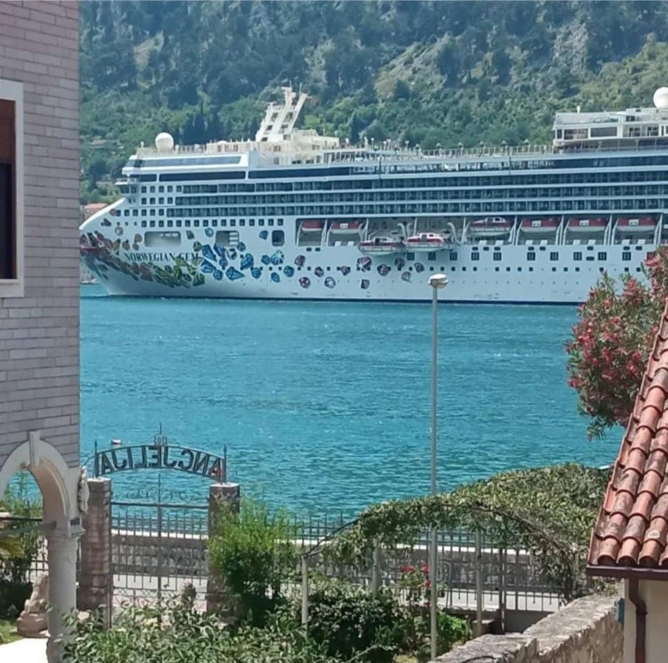 Property building, Natural landscape, Sea view