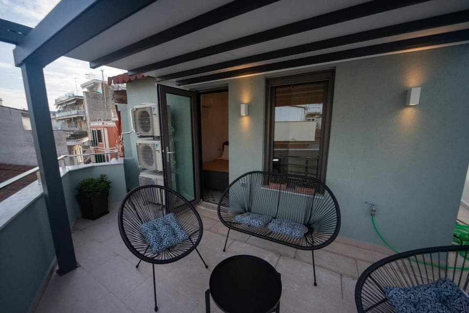 Patio, Day, View (from property/room), Balcony/Terrace